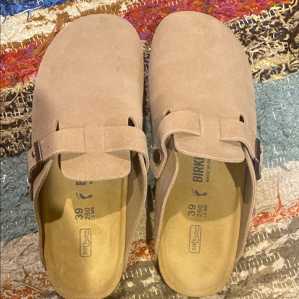 Women's Suede Clogs - Tan